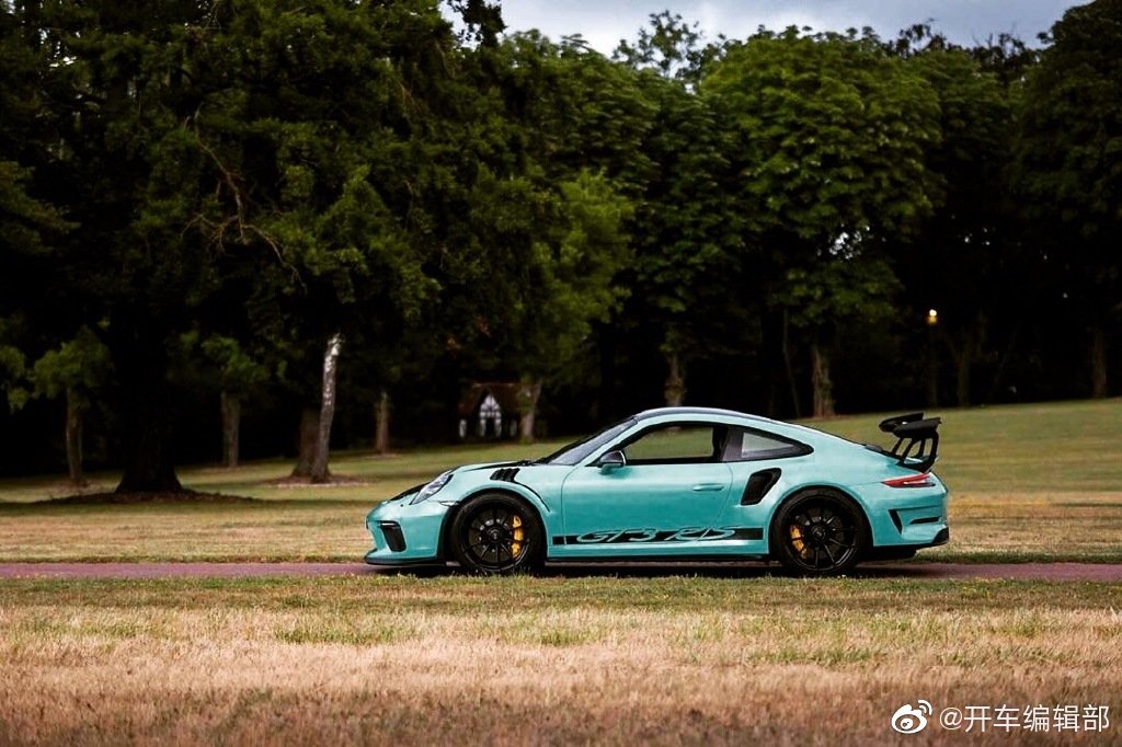 Porsche GT3RS是夏天清清凉凉的薄荷绿！