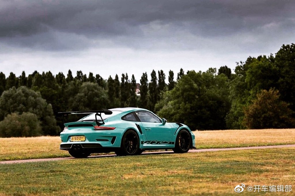 Porsche GT3RS是夏天清清凉凉的薄荷绿！