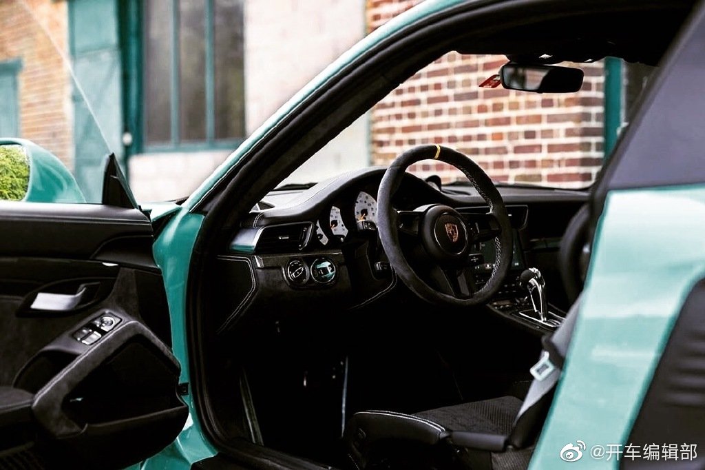 Porsche GT3RS是夏天清清凉凉的薄荷绿！