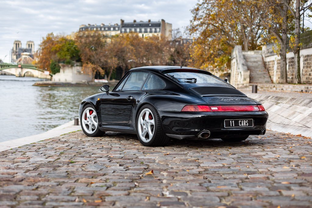 Porsche 993 Carrera 4S  这个侧面曲线是真滴好看