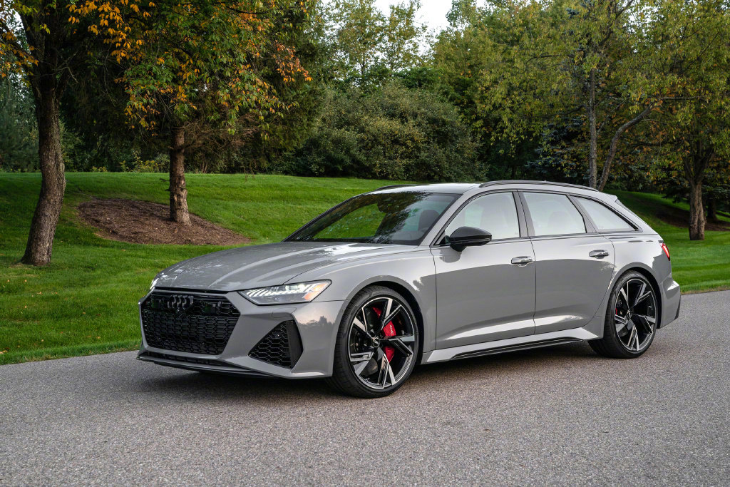 Audi RS6 Avant 让人难以拒绝的旅行车！这个颜色爱了吗？
