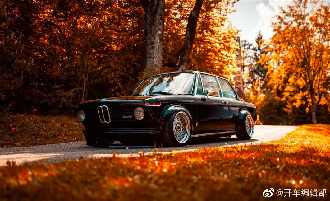 好看的汽车：宝马2002 Tii 风韵犹存