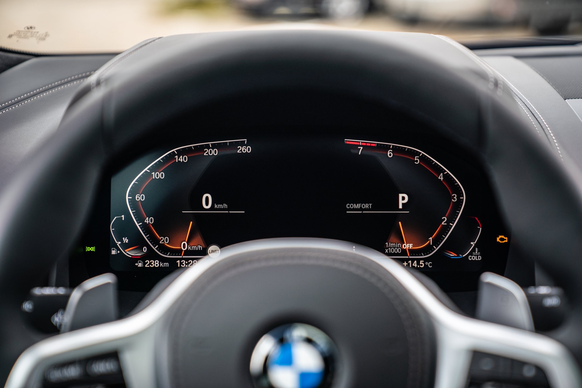 汽车美图抢先看：这个颜色的宝马 8 系不错