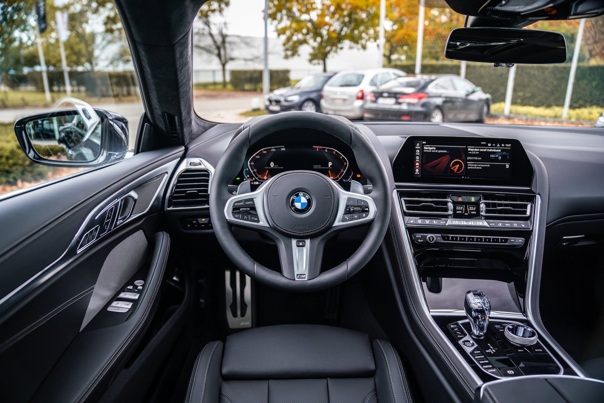 汽车美图抢先看：这个颜色的宝马 8 系不错