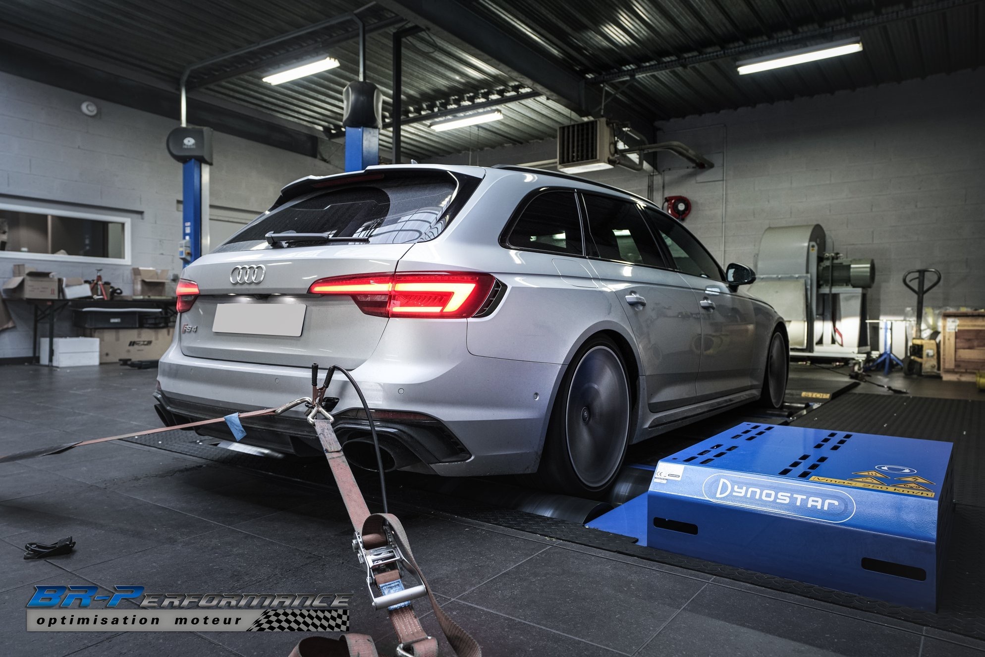 奥迪RS4：实车真的太漂亮了！