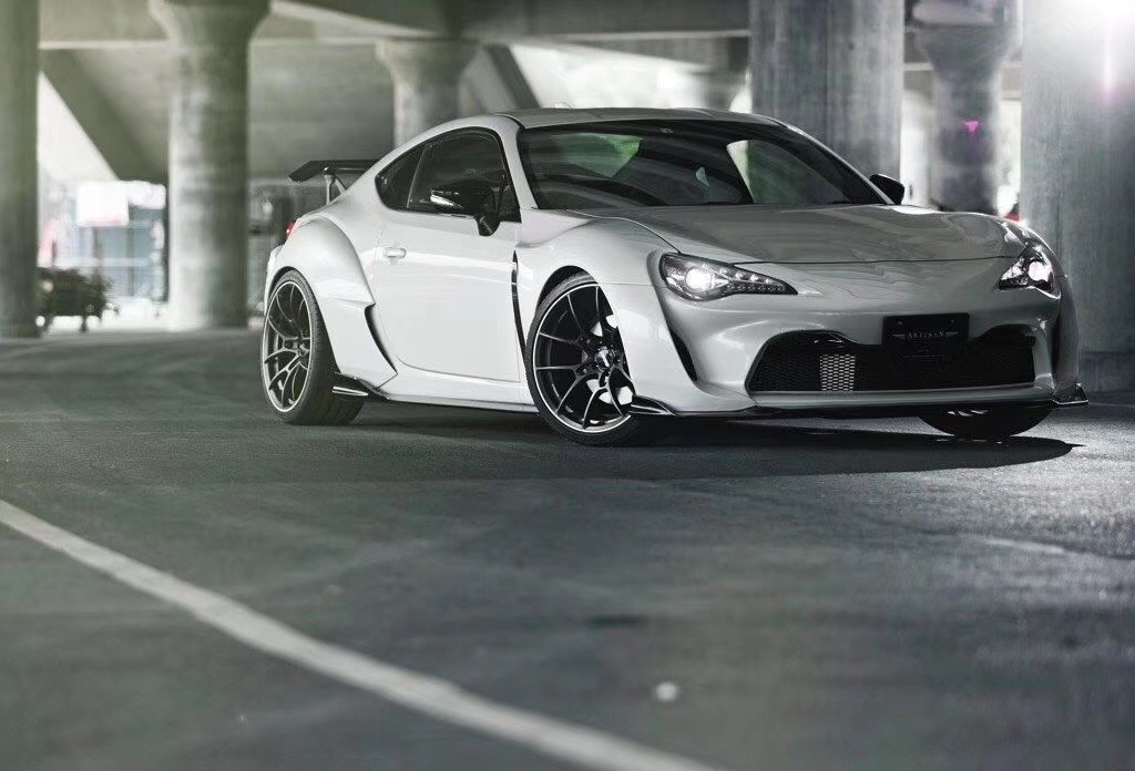 这款丰田86的宽体套件还可以接受，至少不太影响正常使用！