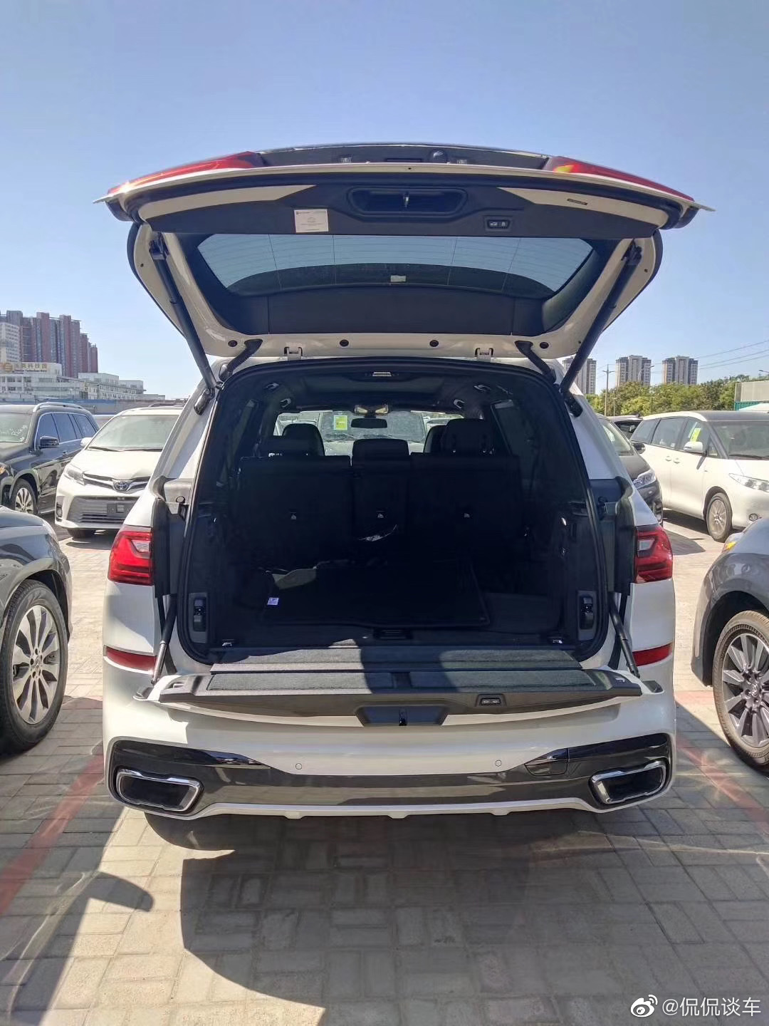 高清汽车美图：宝马X7 加拿大规格 M运动版