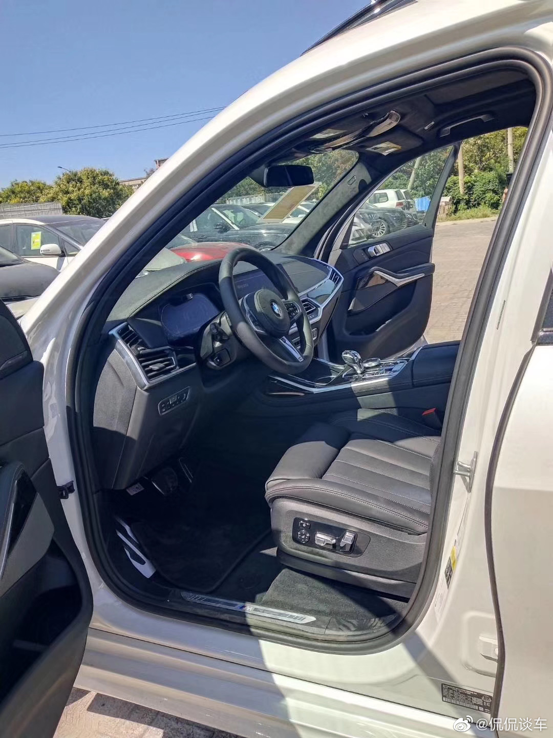 高清汽车美图：宝马X7 加拿大规格 M运动版