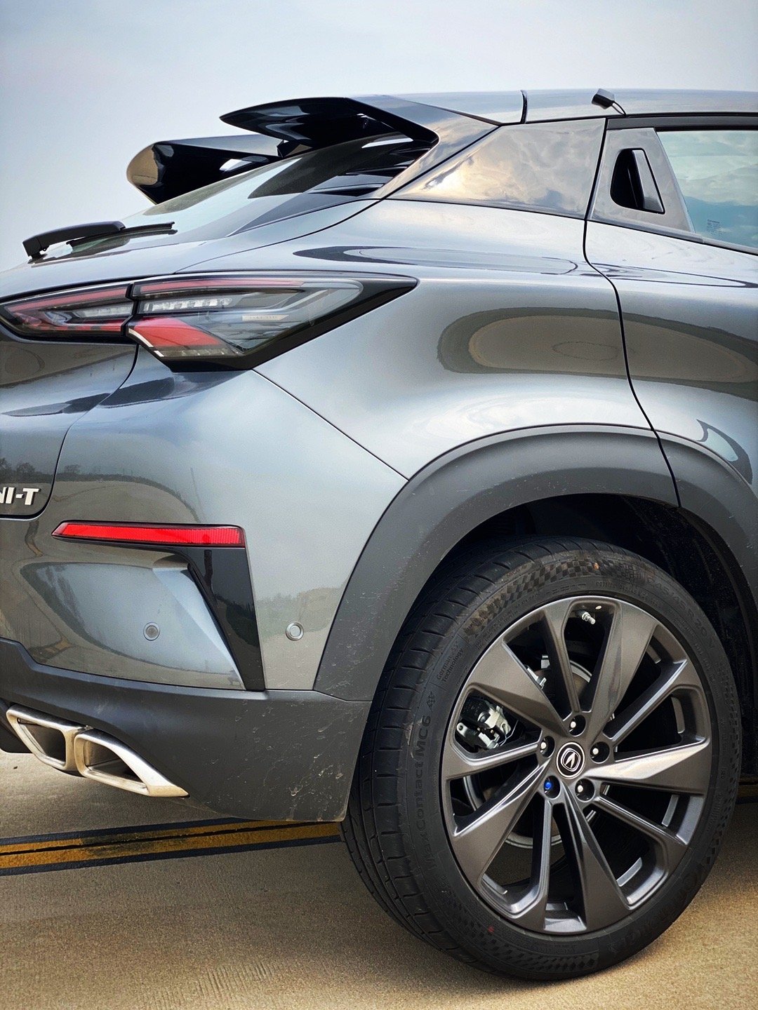 试了下前几天刚上市的长安uni-t，非常有趣的一款车