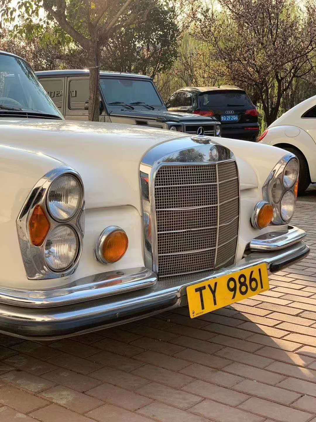 古董老爷车，第二代奔驰S级，1958年出厂的，想问一下这车多钱