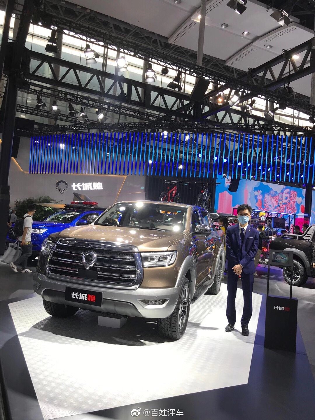 长城汽车炮营-猫街-狗巷，人头攒动，鼓乐喧腾！