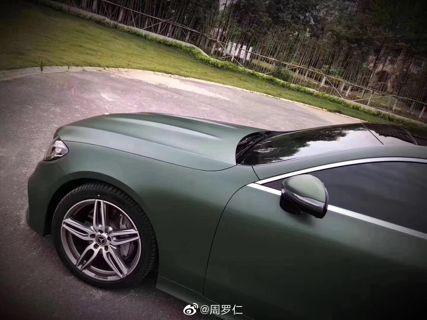 梅赛德斯奔驰汽车改色超亚军绿实车图集