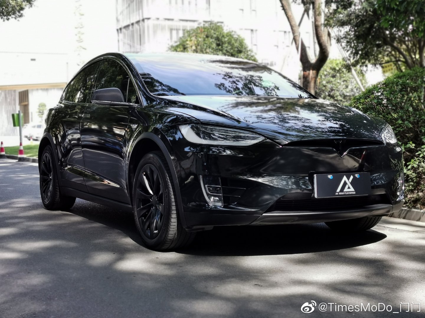 特斯拉全车施工超亮黑. 门槛，车边缝，极致施工