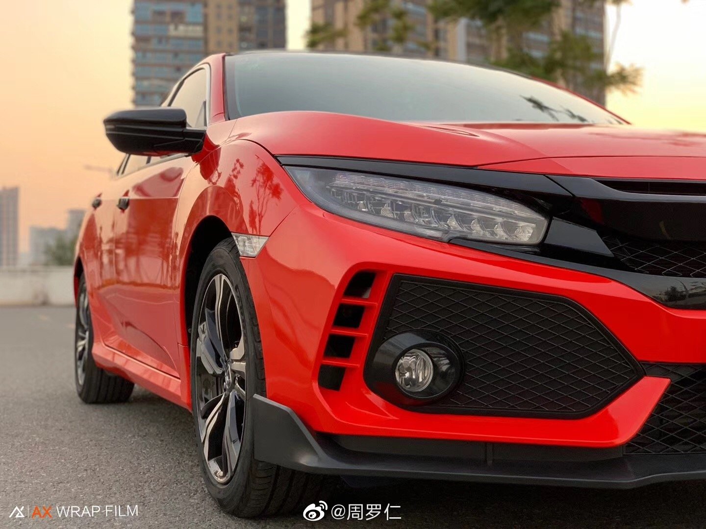 本田思域 ：AX Gloss Red 亮红 ：你的出行，从此焕然一新