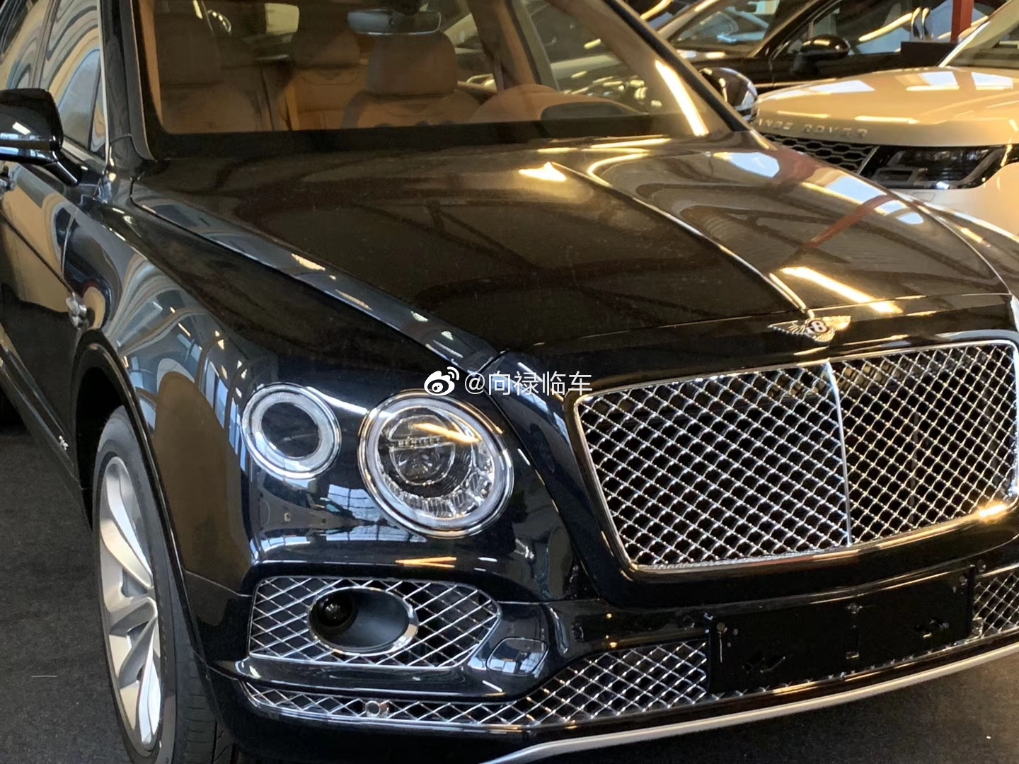 2020款宾利添越3.0T油电混合Hybrid 价格超级好