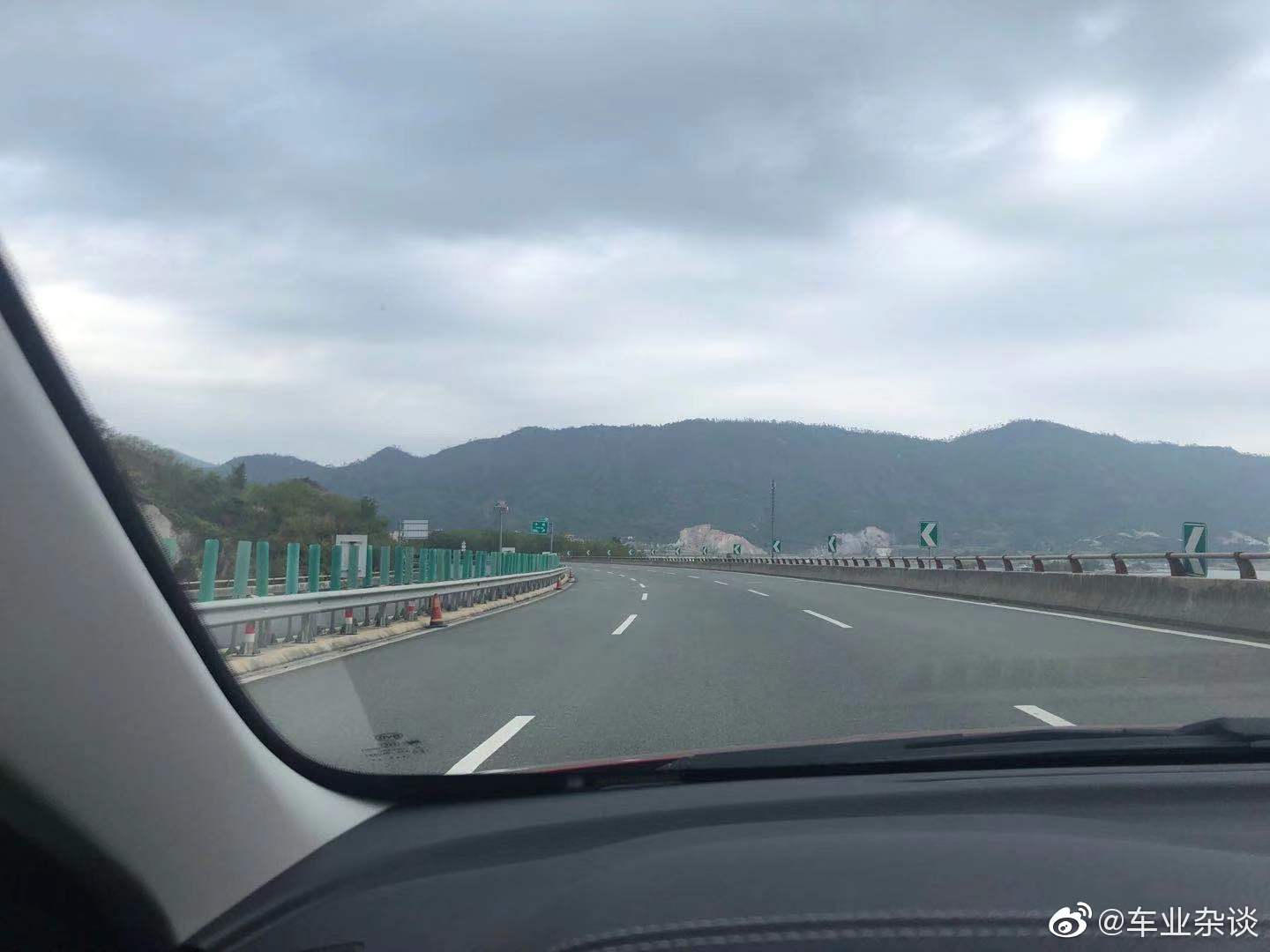 试驾全新比亚迪秦燃油版，实测油耗百公里5.6升，什么水平？