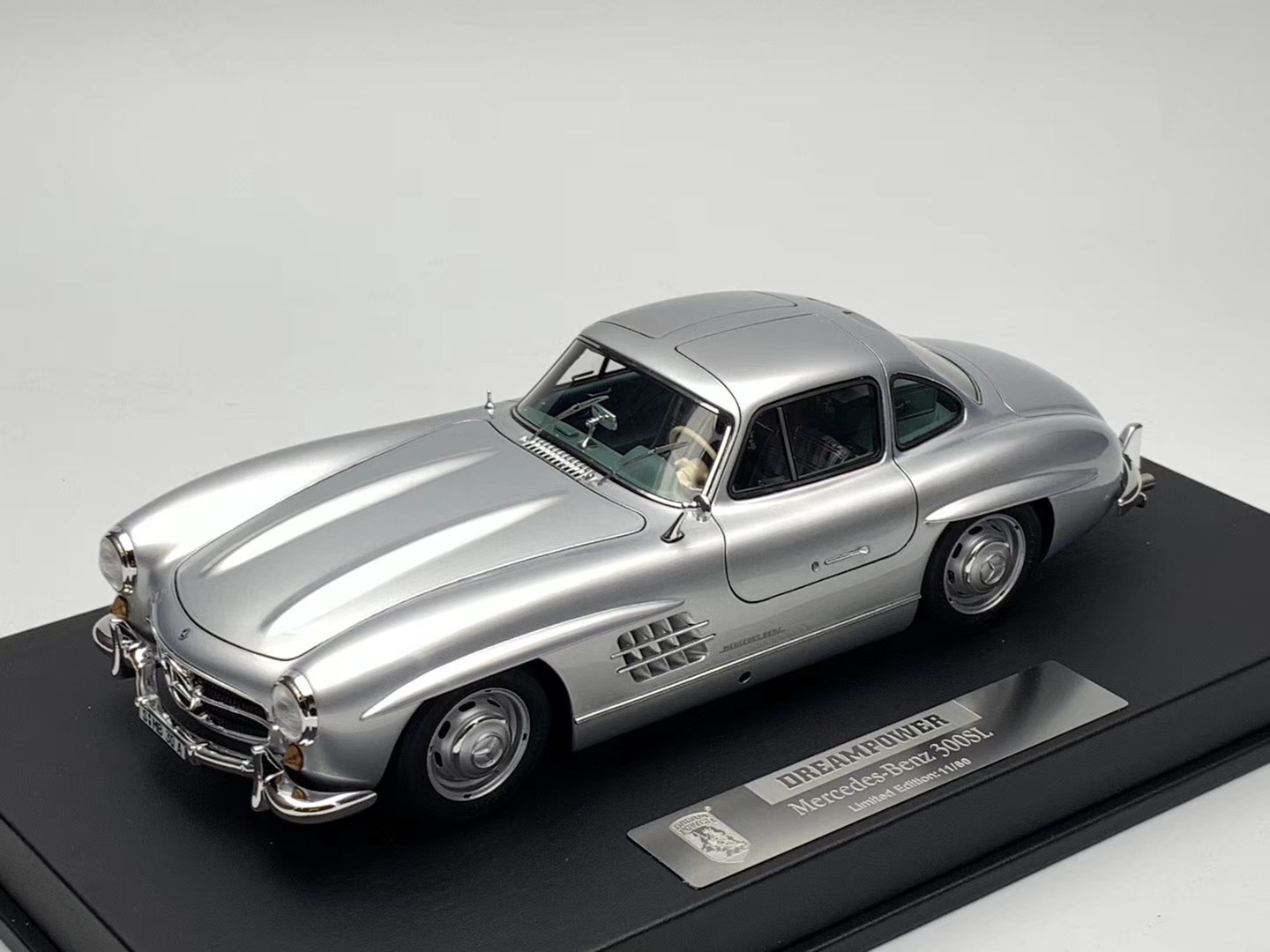 奔驰300sl，鸥翼门设计的开山鼻祖