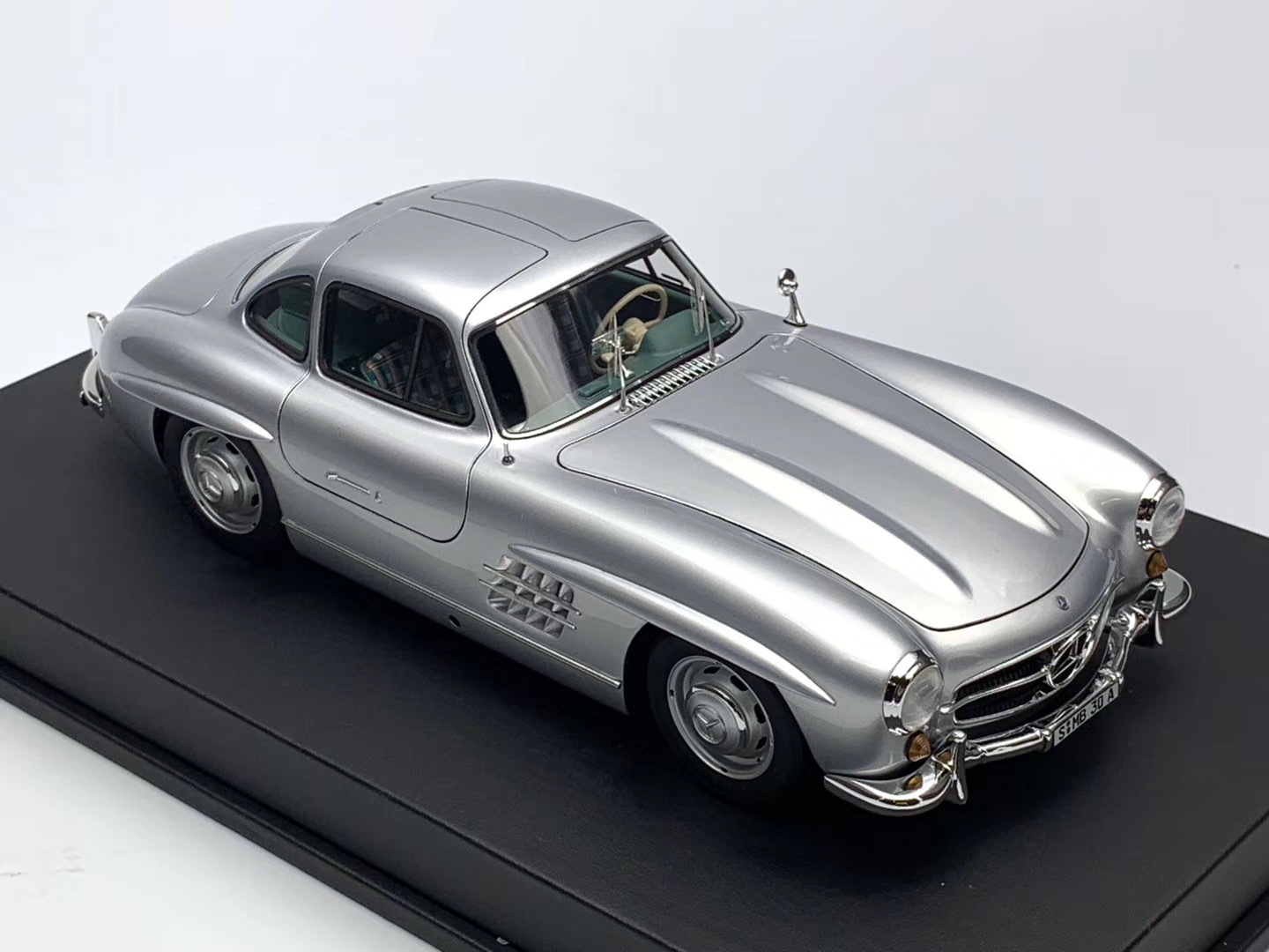 奔驰300sl，鸥翼门设计的开山鼻祖