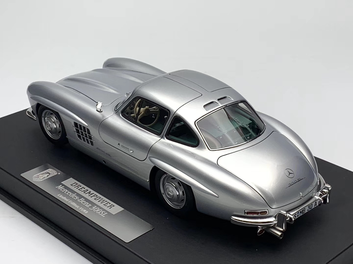 奔驰300sl，鸥翼门设计的开山鼻祖