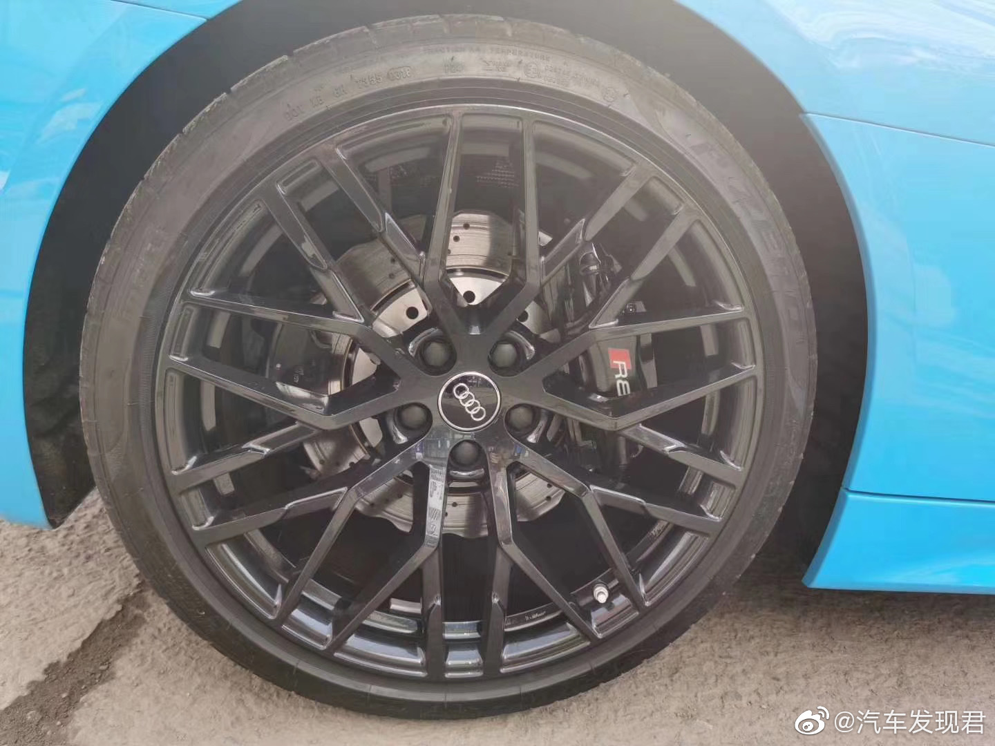 奥迪R8 Spyper 5.2L V10 敞篷版 限量版个性化颜色