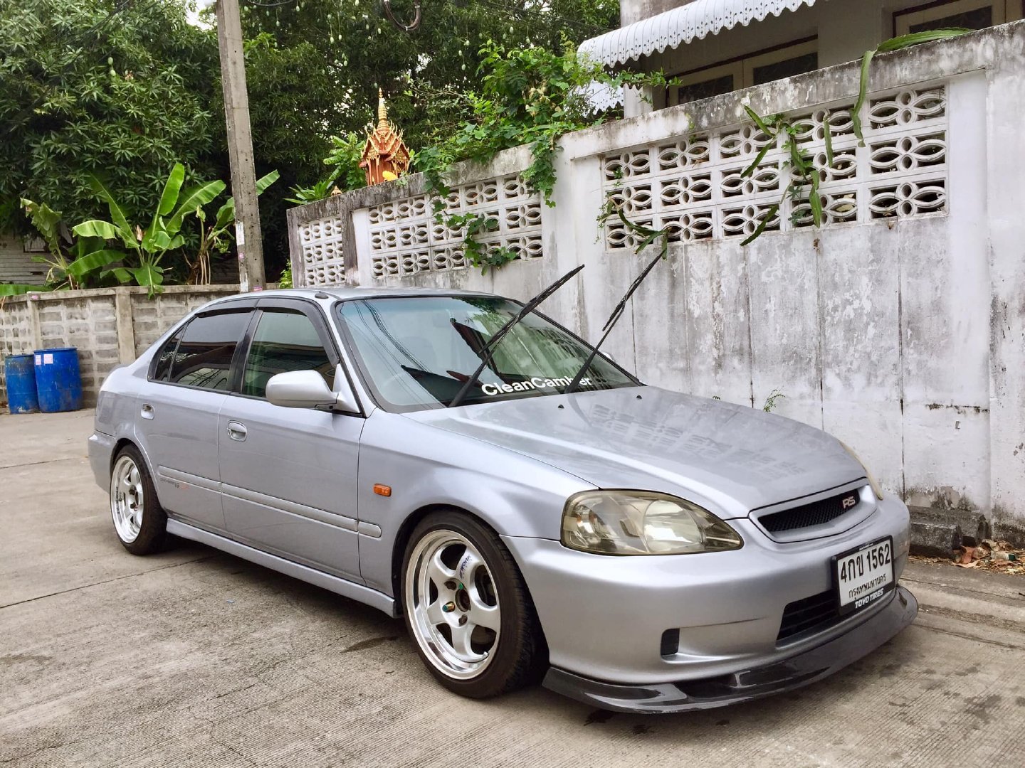 大哥这么爱思域家里放两台本田思域ek