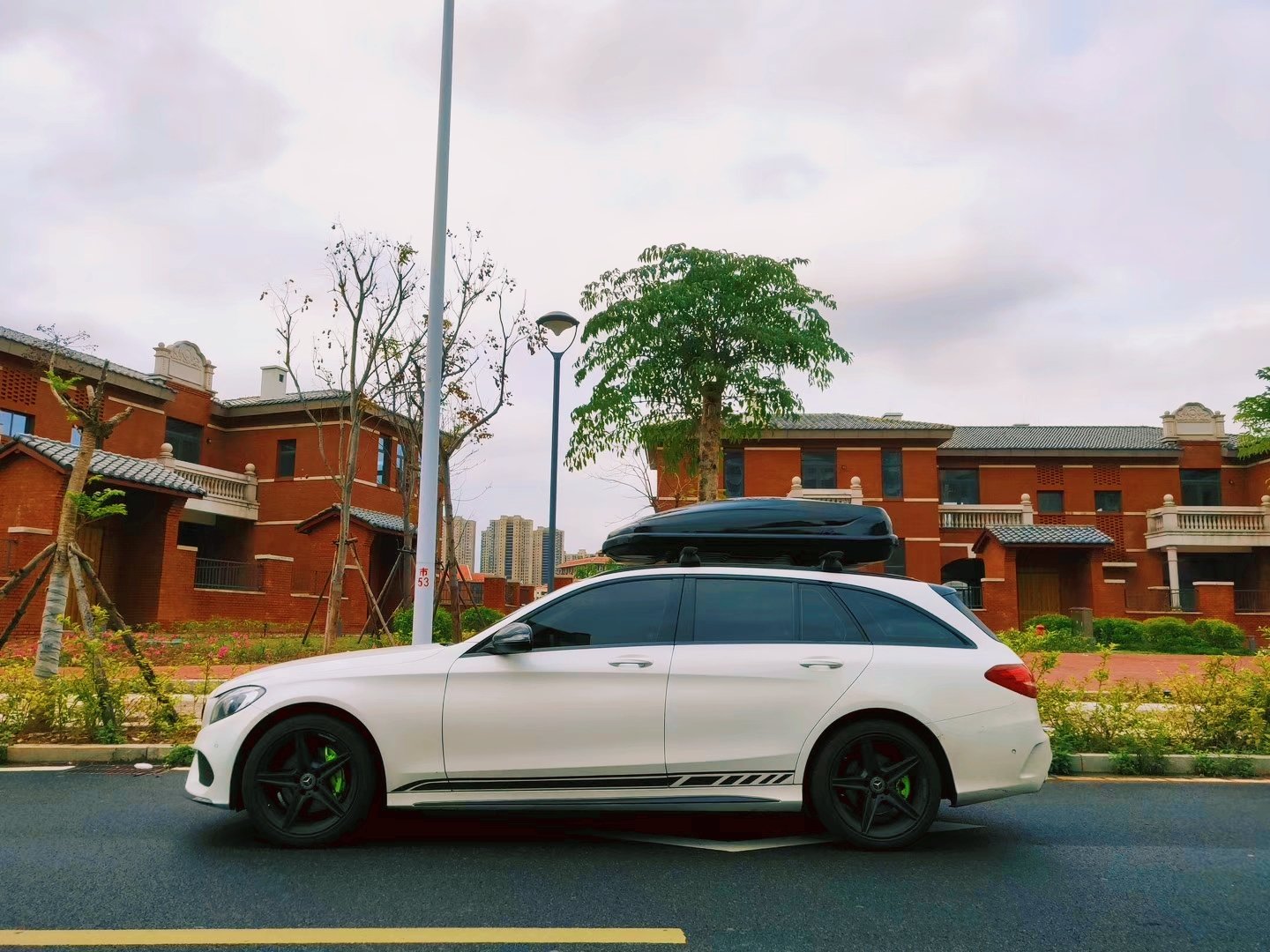 扛着小书包的奔驰C旅，也很耐看啊！