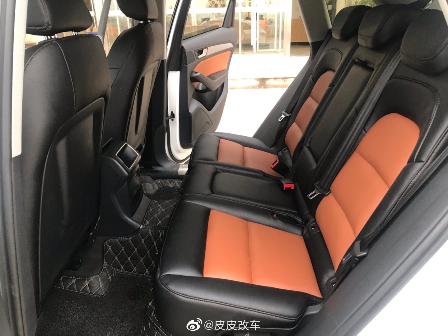 奥迪Q5经典黑色搭配时尚商务咖