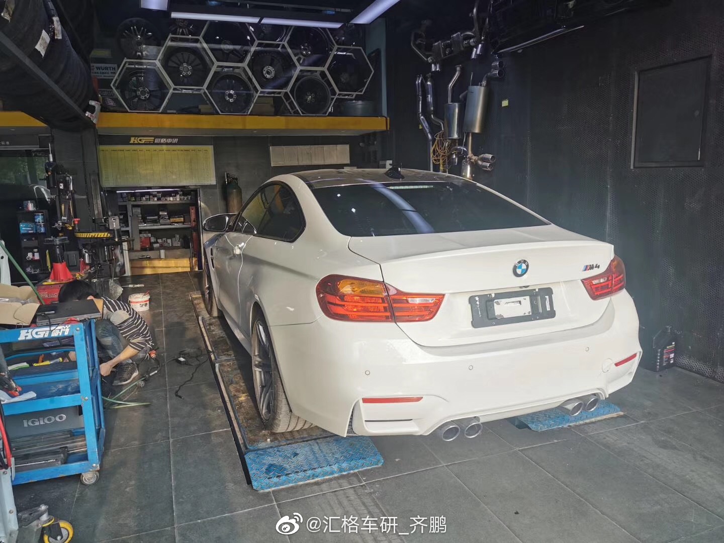 这台宝马M4真的好看，不愧是标杆!