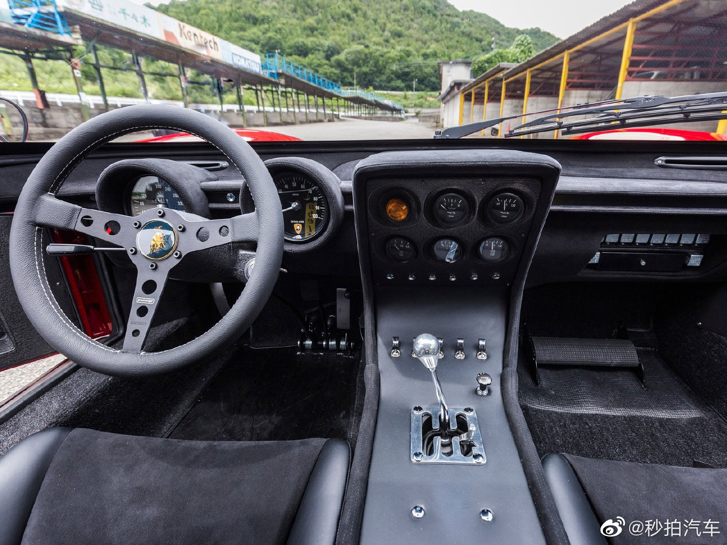 老爷车大赏# Lamborghini Miura SVR（1976）一辆大有来头的蛮牛