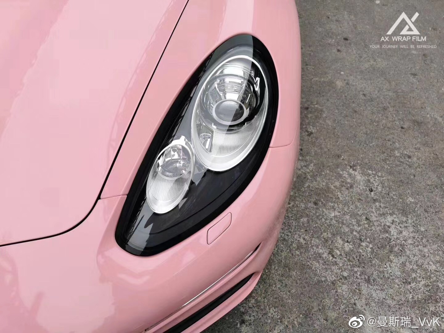 Porsche Panamera 选择AX wrap film 高亮樱花粉