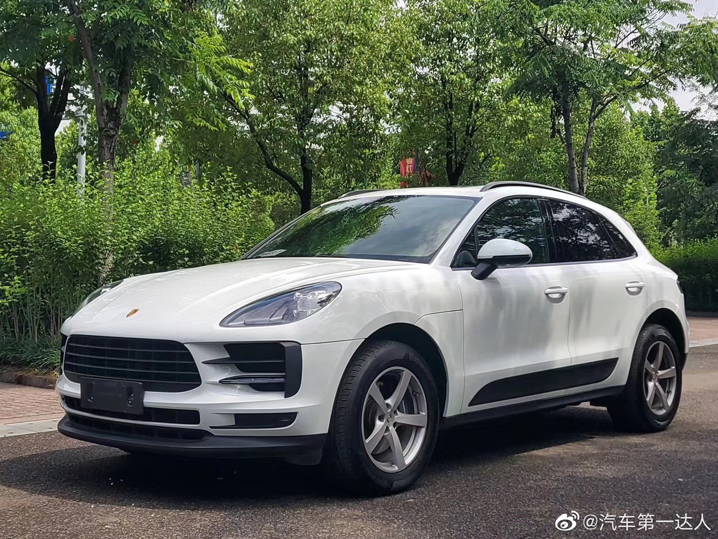 不一样的全景天窗保时捷macan