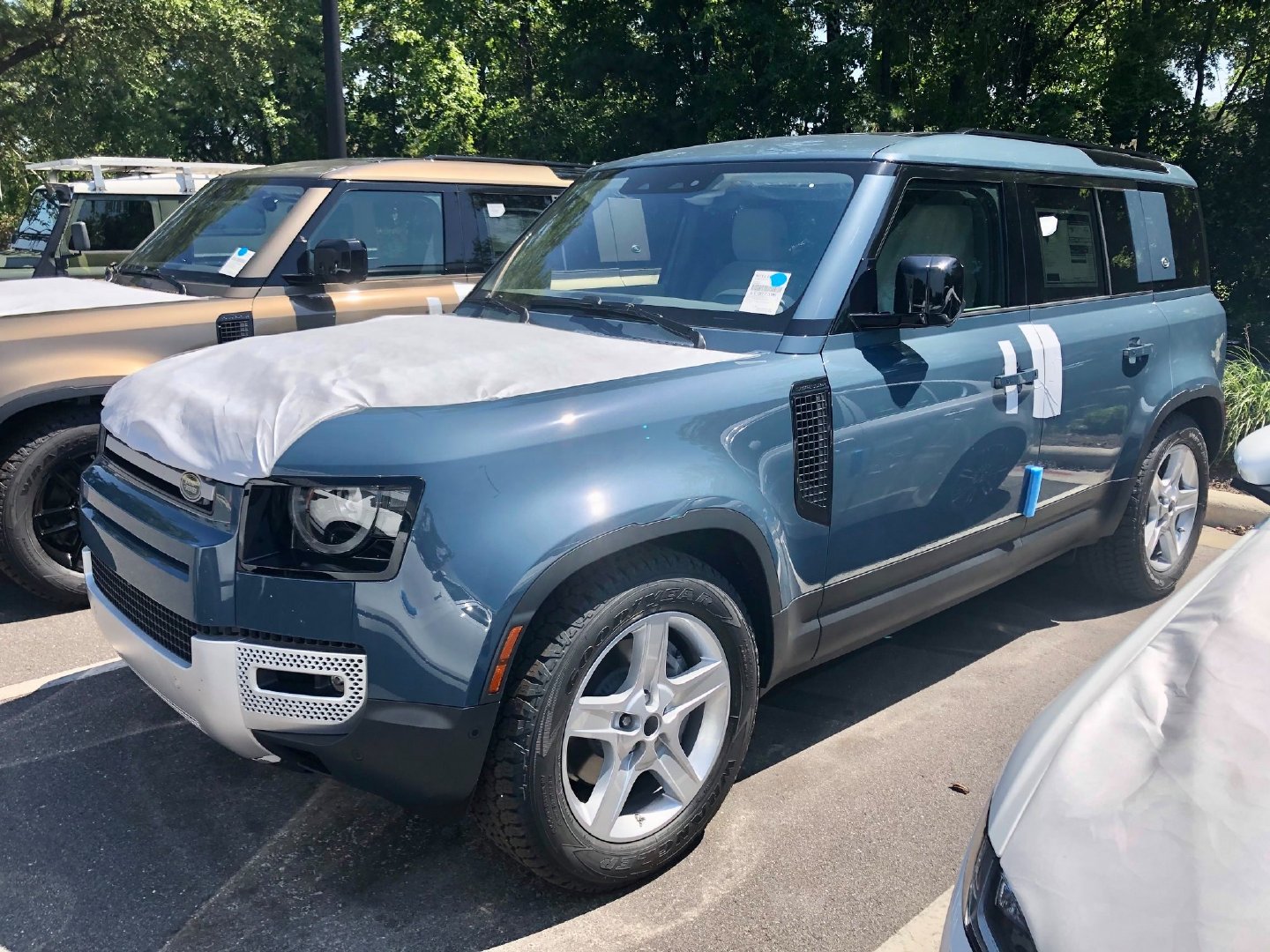 路虎卫士2020款也就是路虎卫士110型