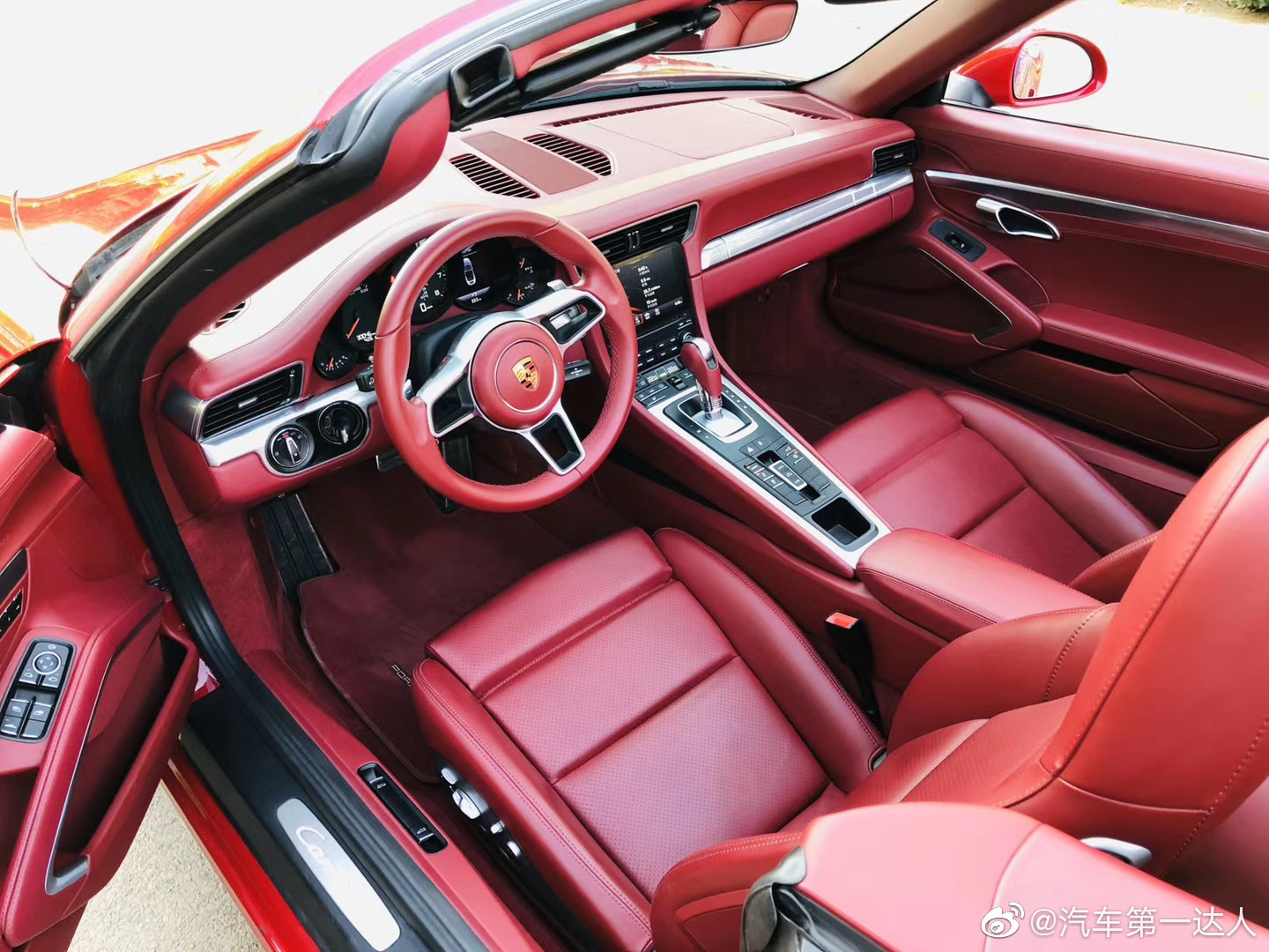 保时捷991.2敞篷 热门双红配色