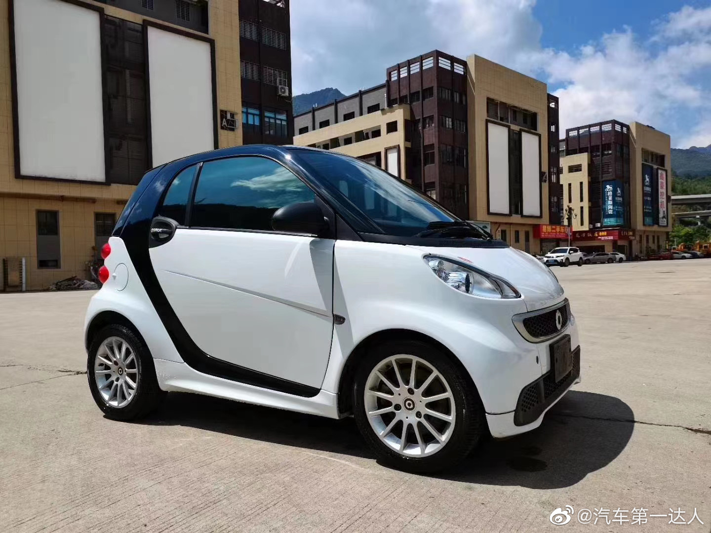 城市小精灵奔驰Smart，天窗版，1.0排量