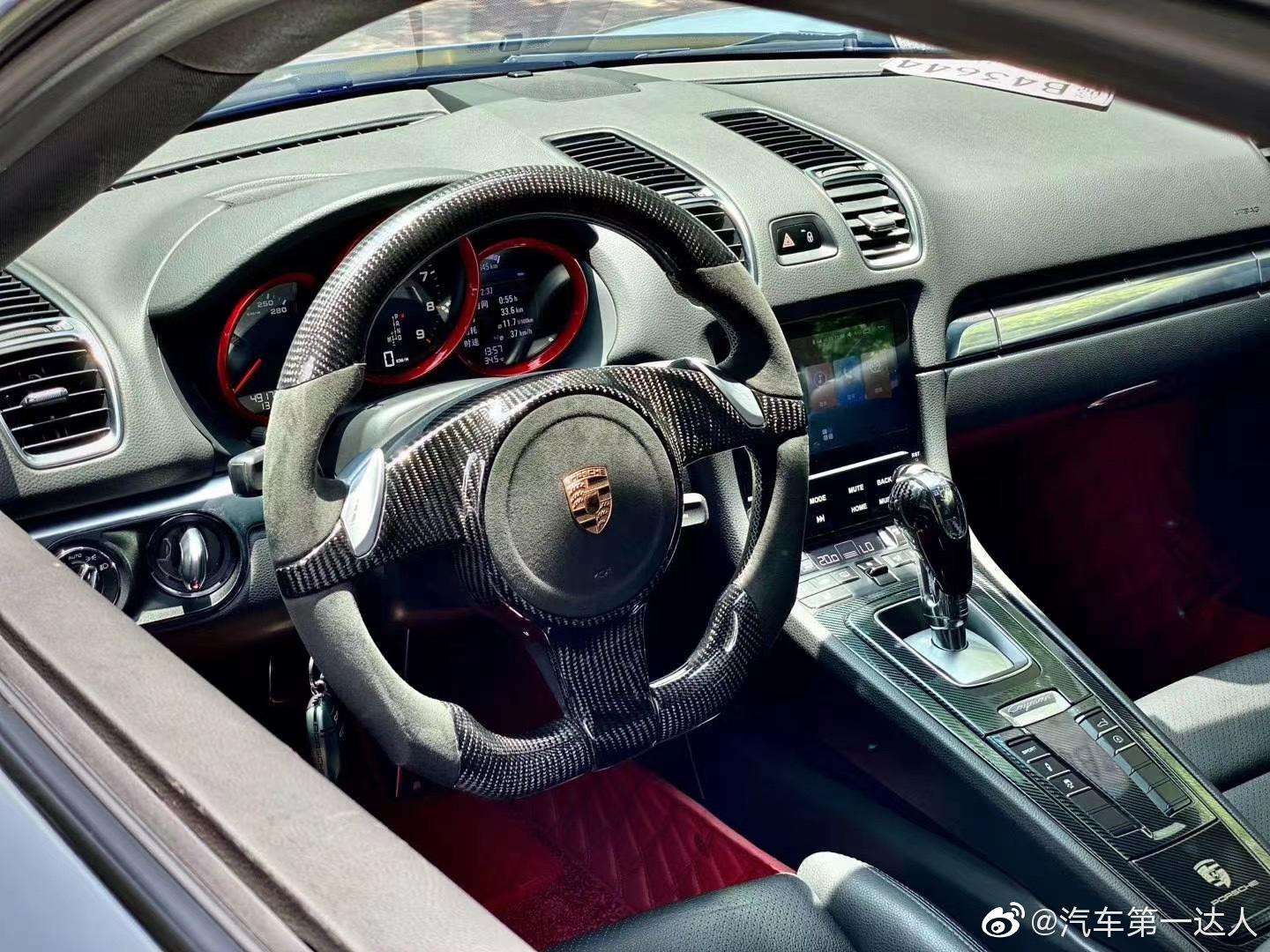 保时捷卡曼，选装：无钥匙进入，无钥匙启动