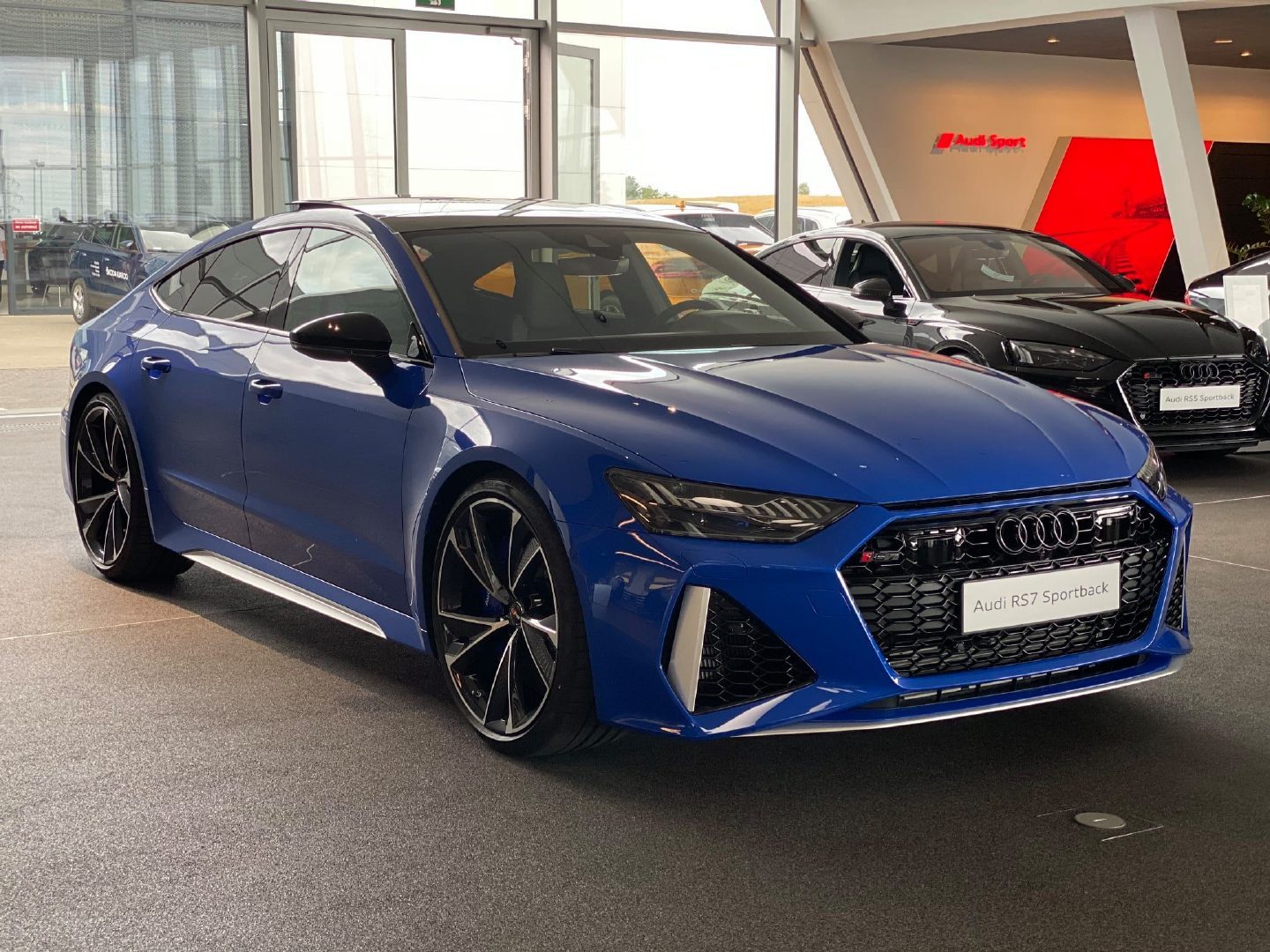 奥迪全新RS 7这外观和气场，爱了