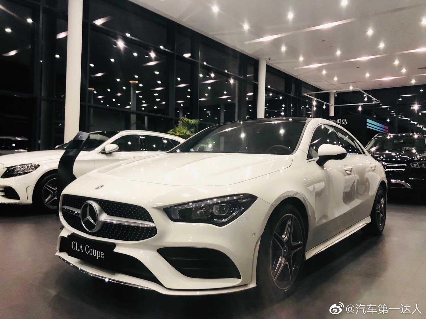 唯美，独型全新梅赛德斯-奔驰CLA四门轿跑车