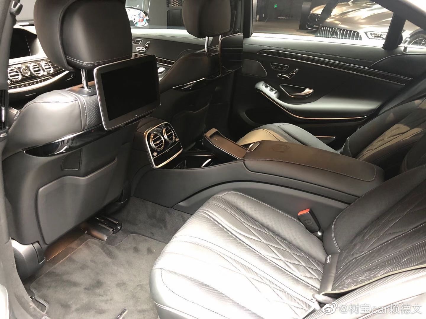 奔驰S65L AMG 白棕，黑黑，国6。