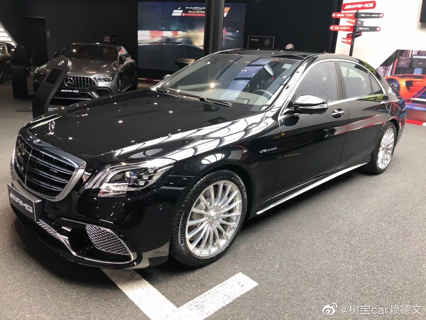 奔驰S65L AMG 白棕，黑黑，国6。