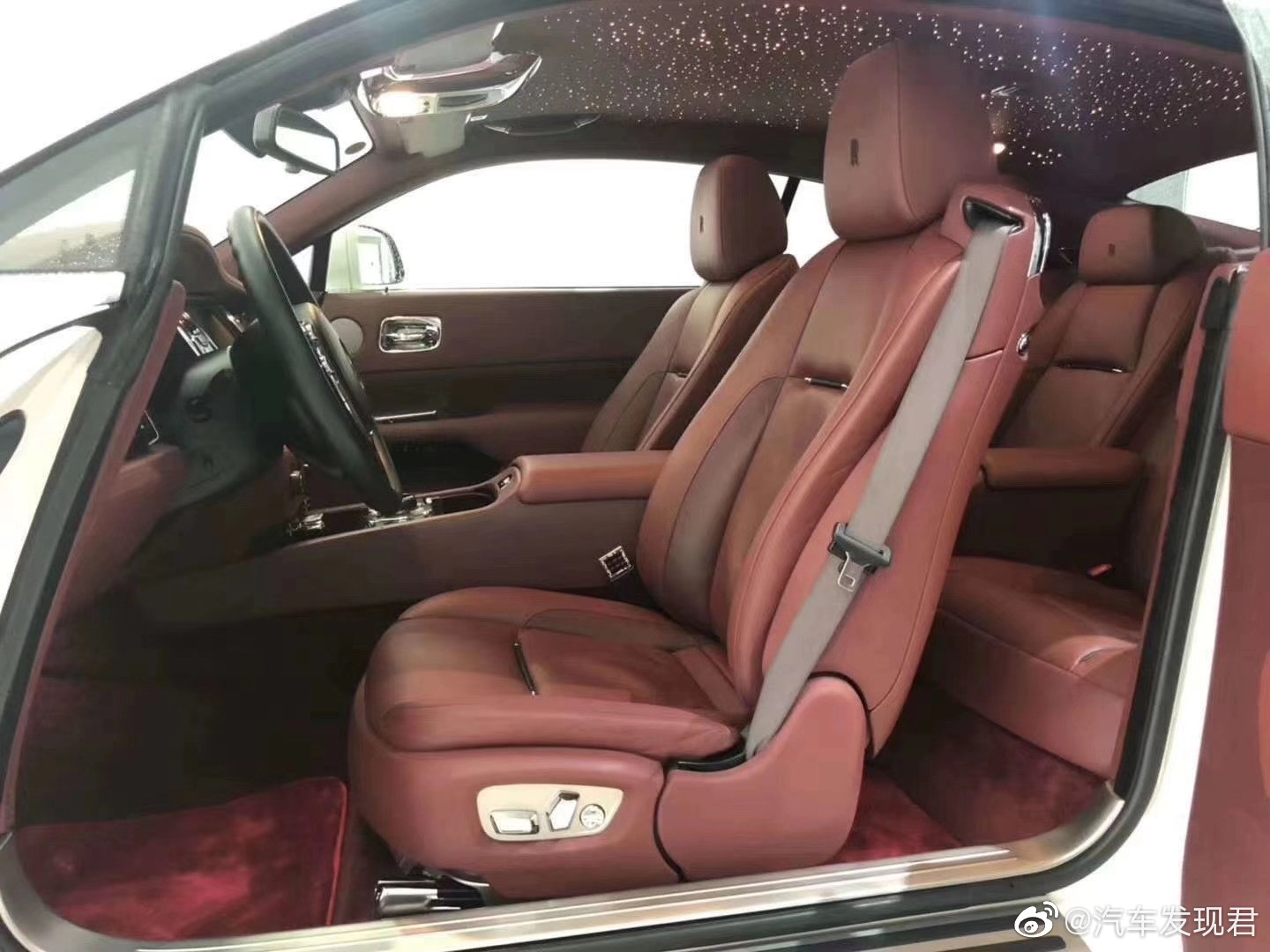 汽车美图：劳斯莱斯魅影，喜欢吗