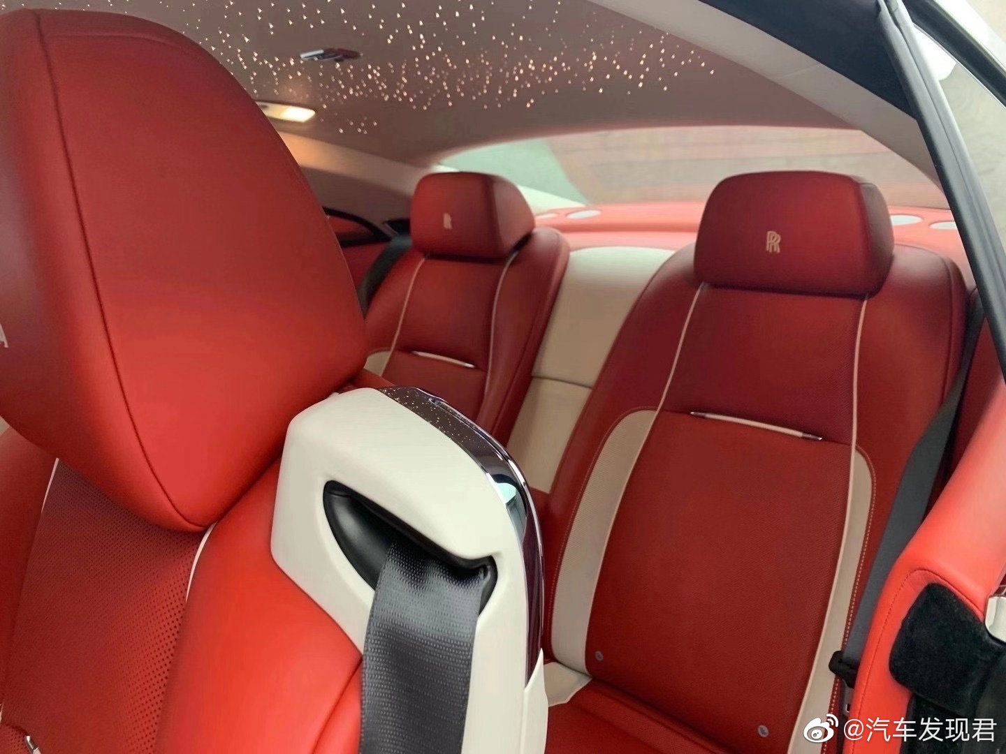 劳斯莱斯魅影，白红经典星空顶