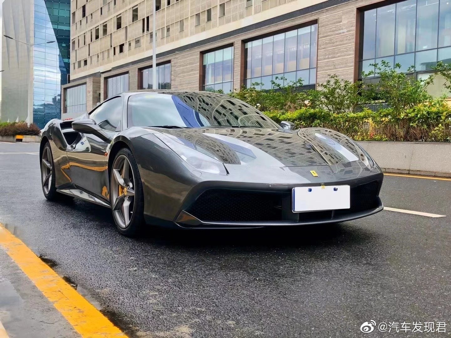 法拉利488GTB，花花公子哥座驾