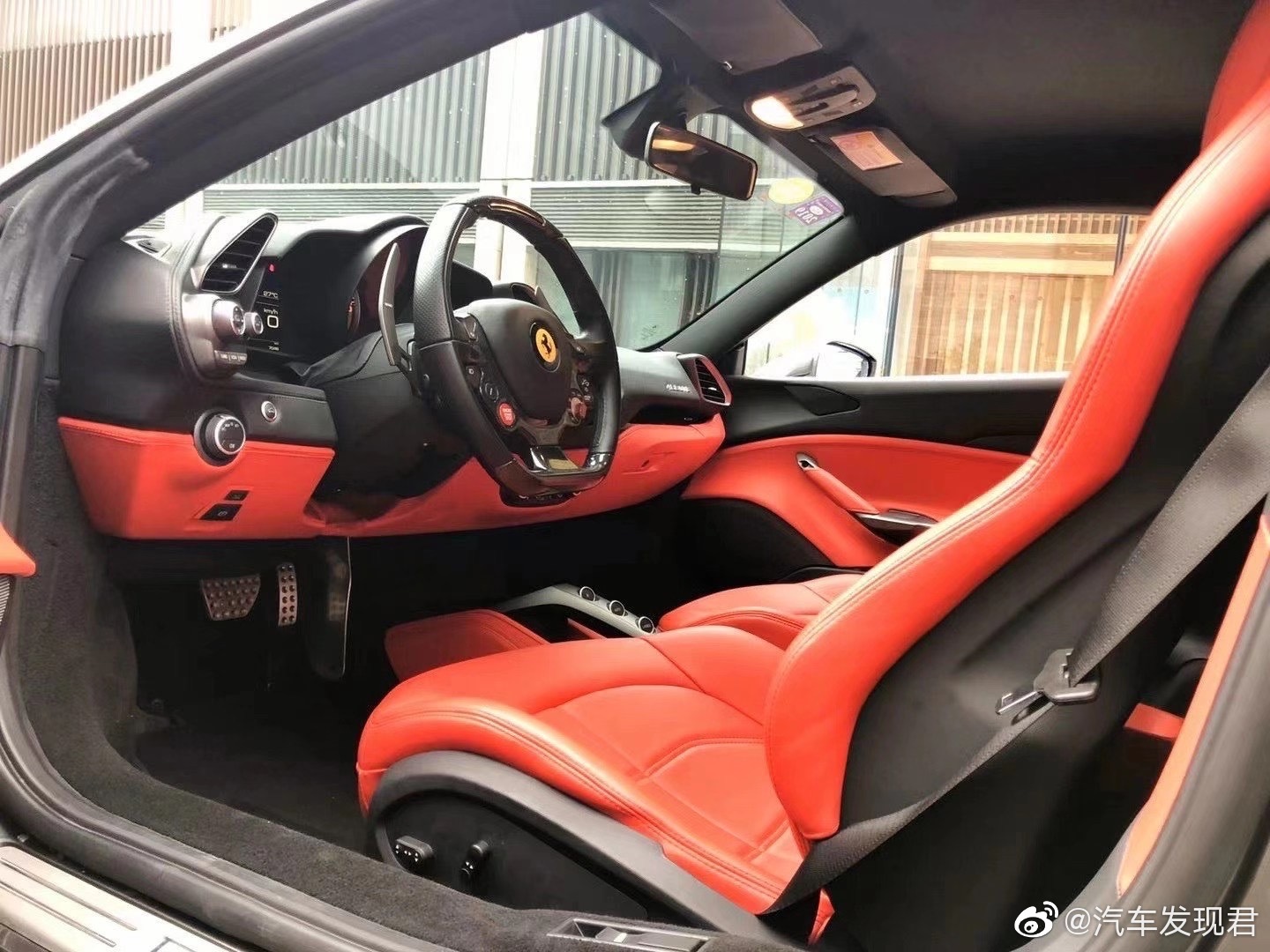 法拉利488GTB，花花公子哥座驾