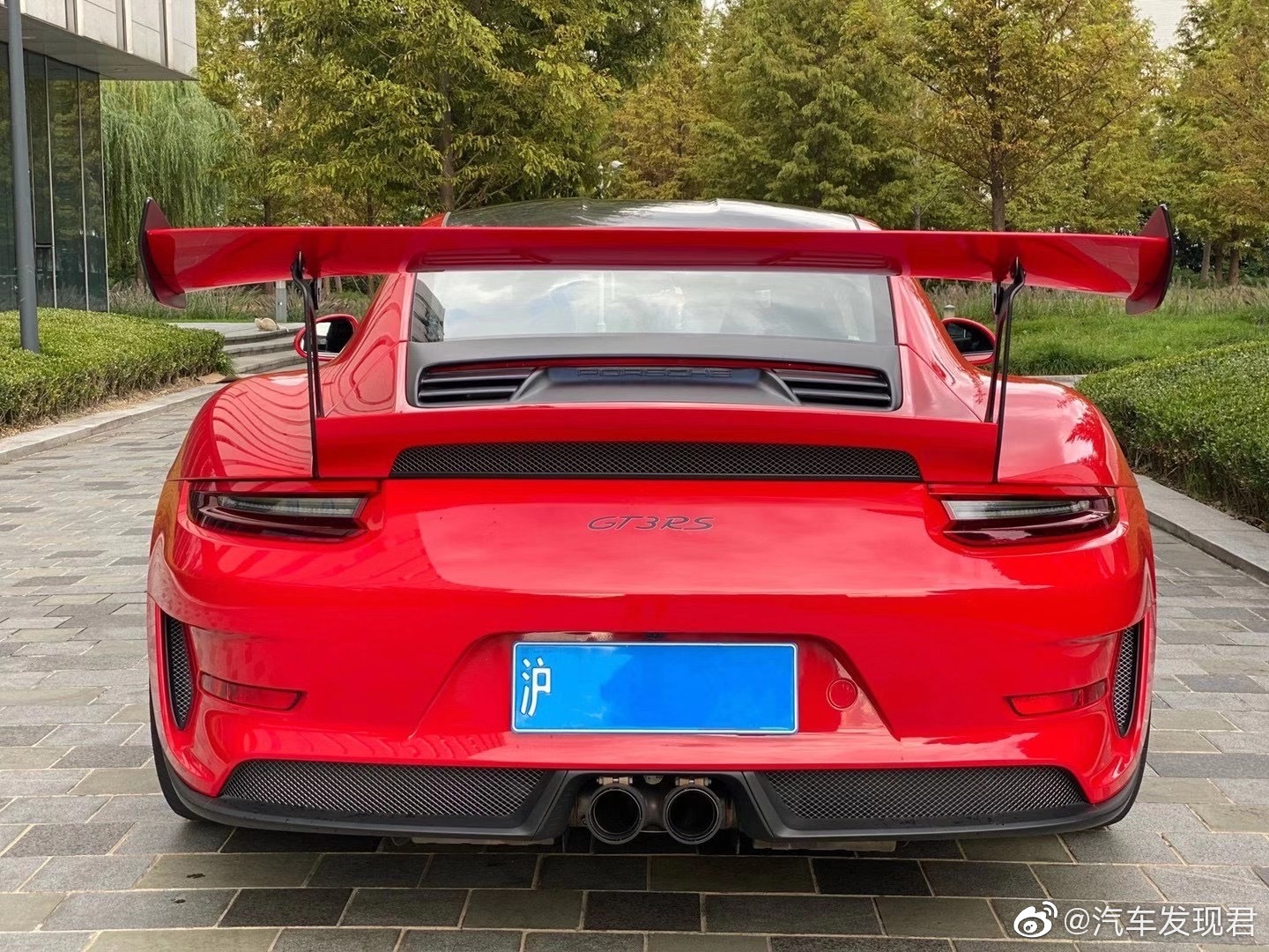 保时捷911GT3RS，喜欢吗，秒天秒地秒空气。