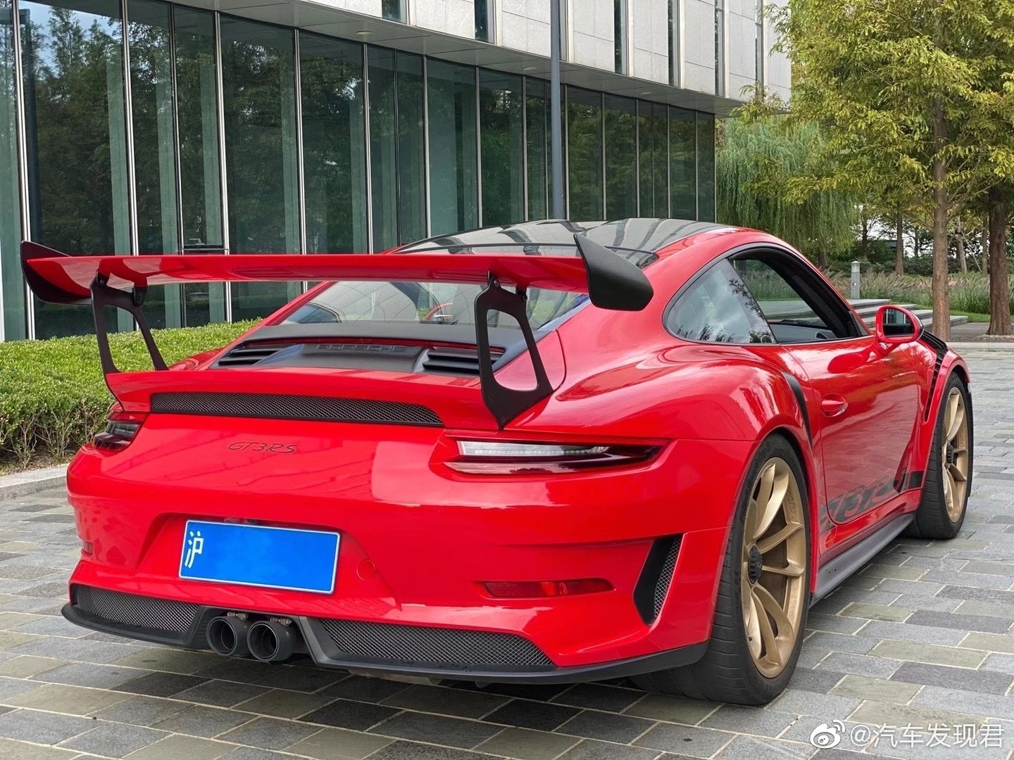 保时捷911GT3RS，喜欢吗，秒天秒地秒空气。