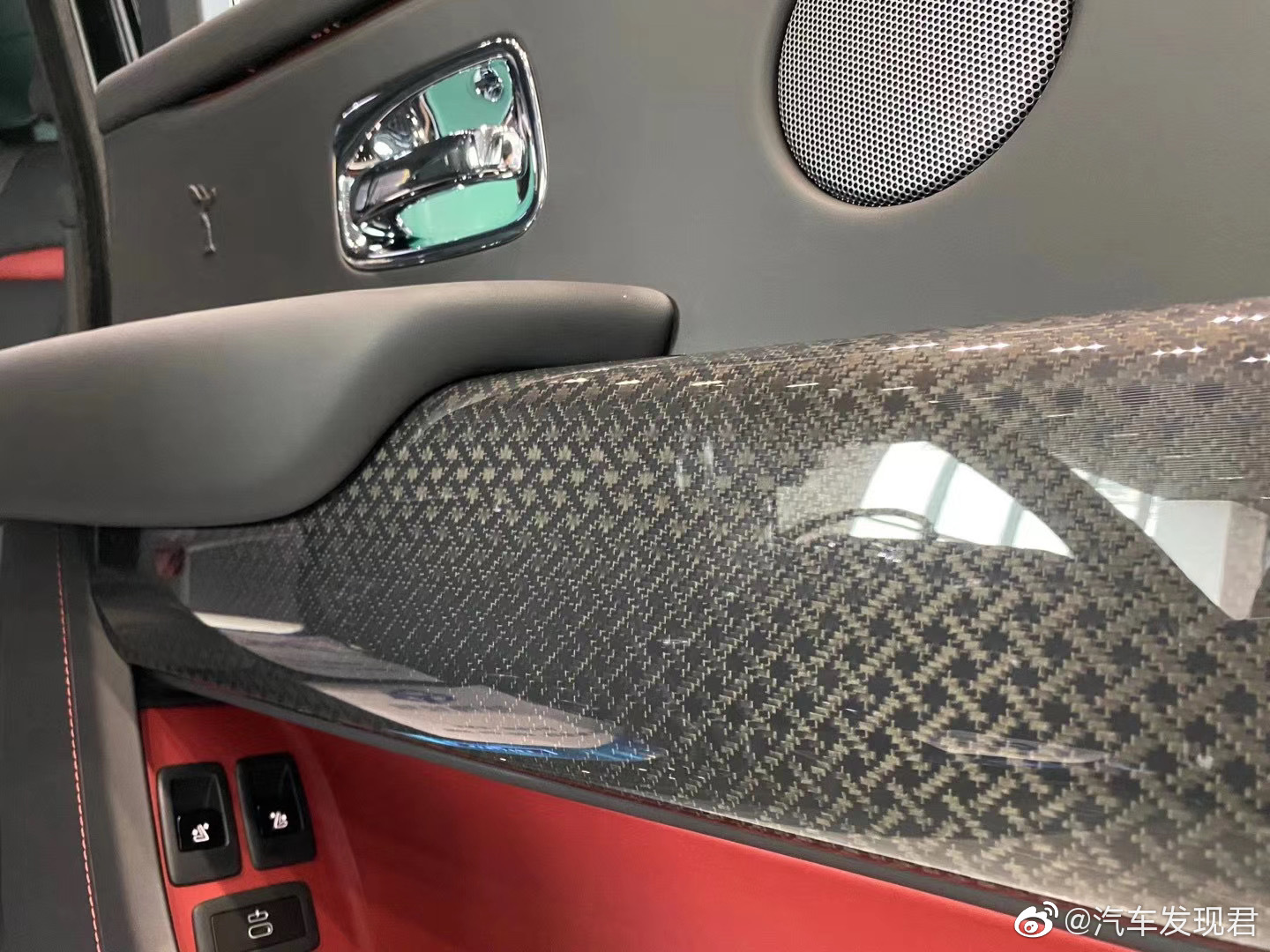 库里南BB 黑黑，超级大佬的座驾。