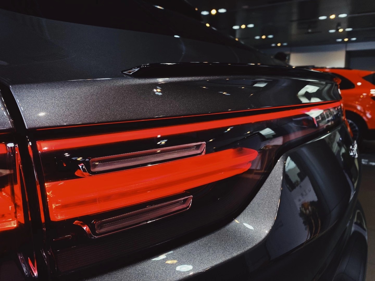 选了轻量化组件的卡宴 Coupe 真的太帅了