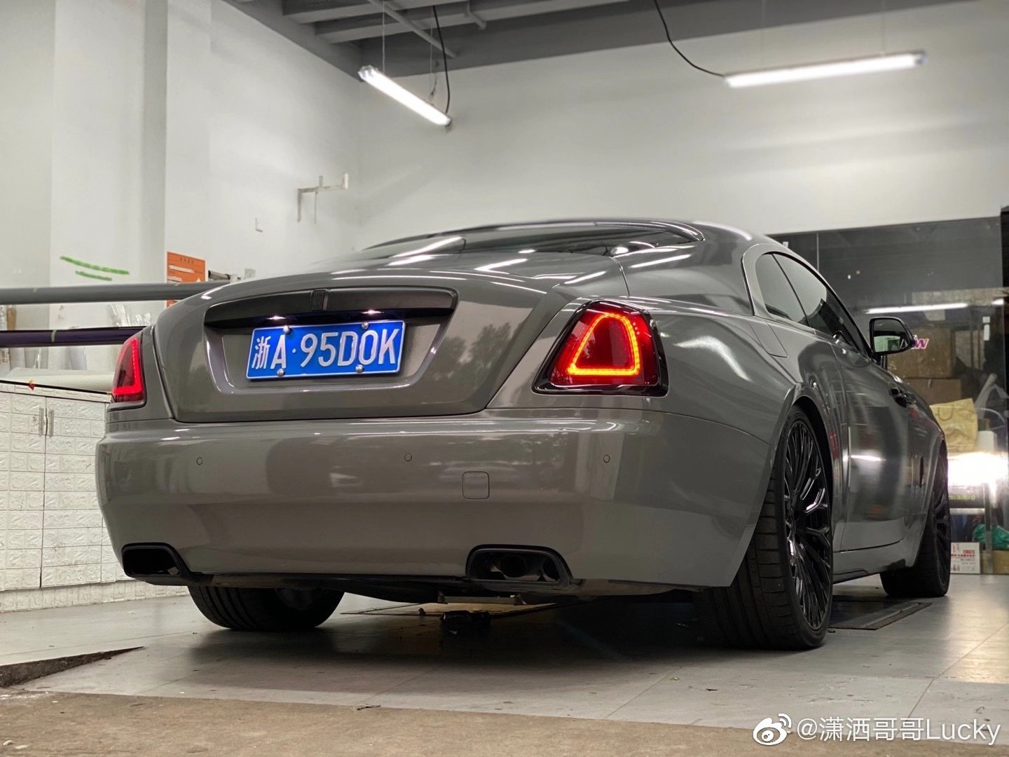 纳多灰劳斯莱斯魅影，优雅沉稳的气质。爱了！！