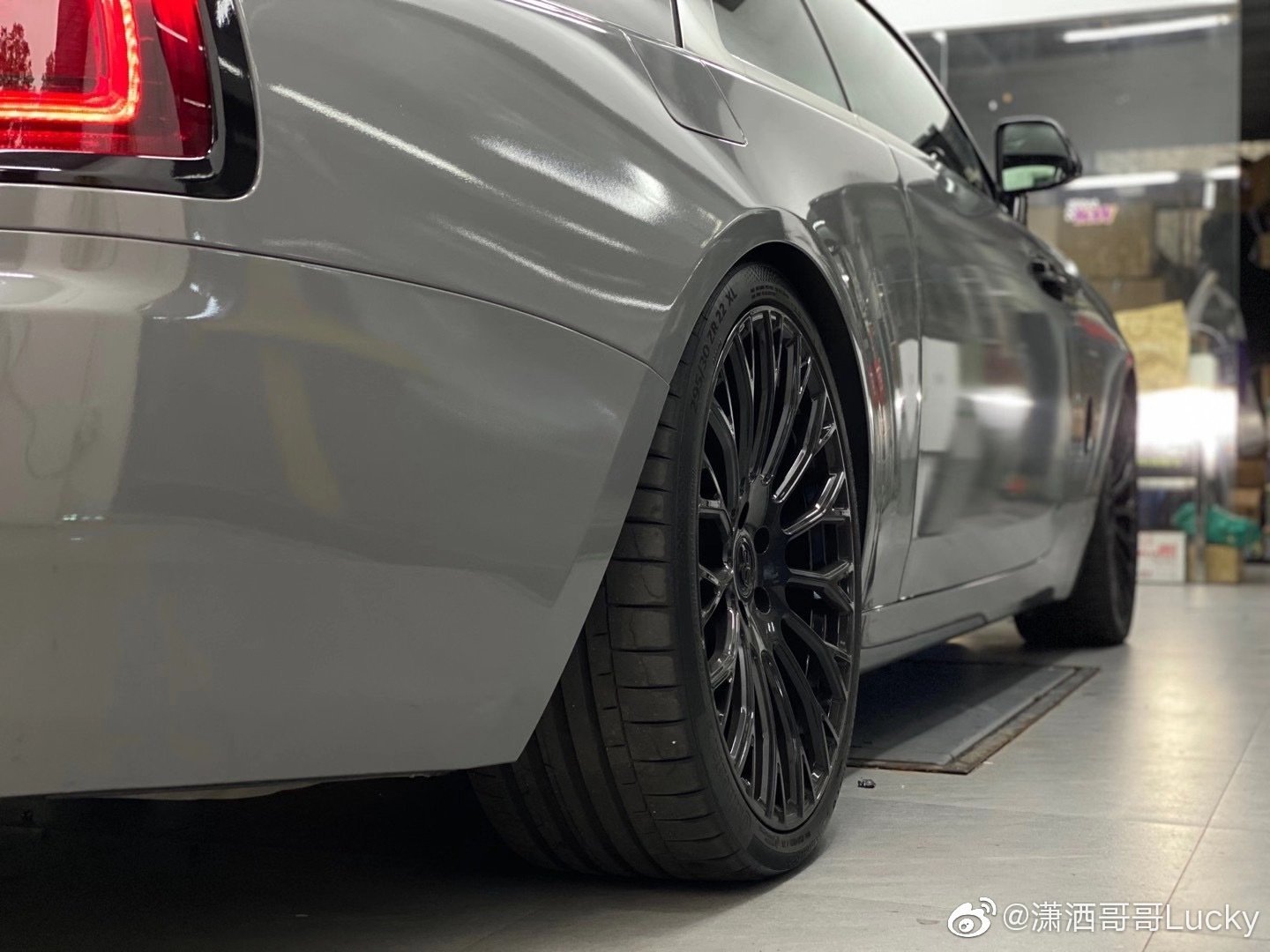 纳多灰劳斯莱斯魅影，优雅沉稳的气质。爱了！！