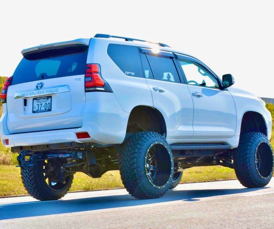 普拉多换大脚是不是依旧王者风范。